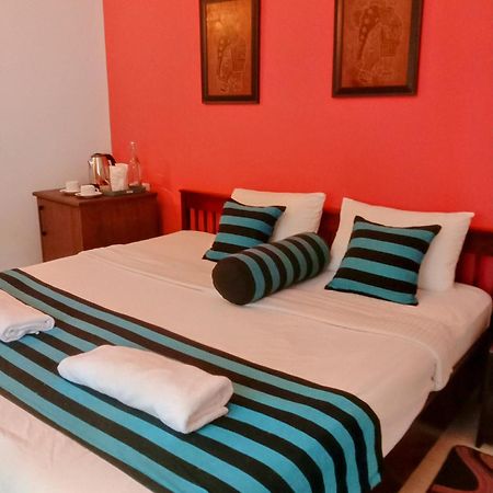 White House Ella Hotel Bagian luar foto