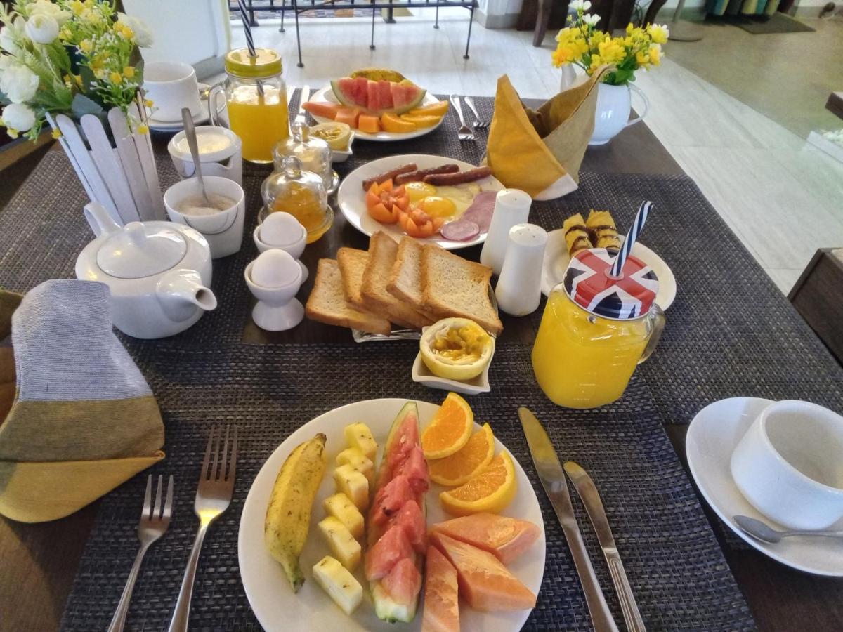 White House Ella Hotel Bagian luar foto