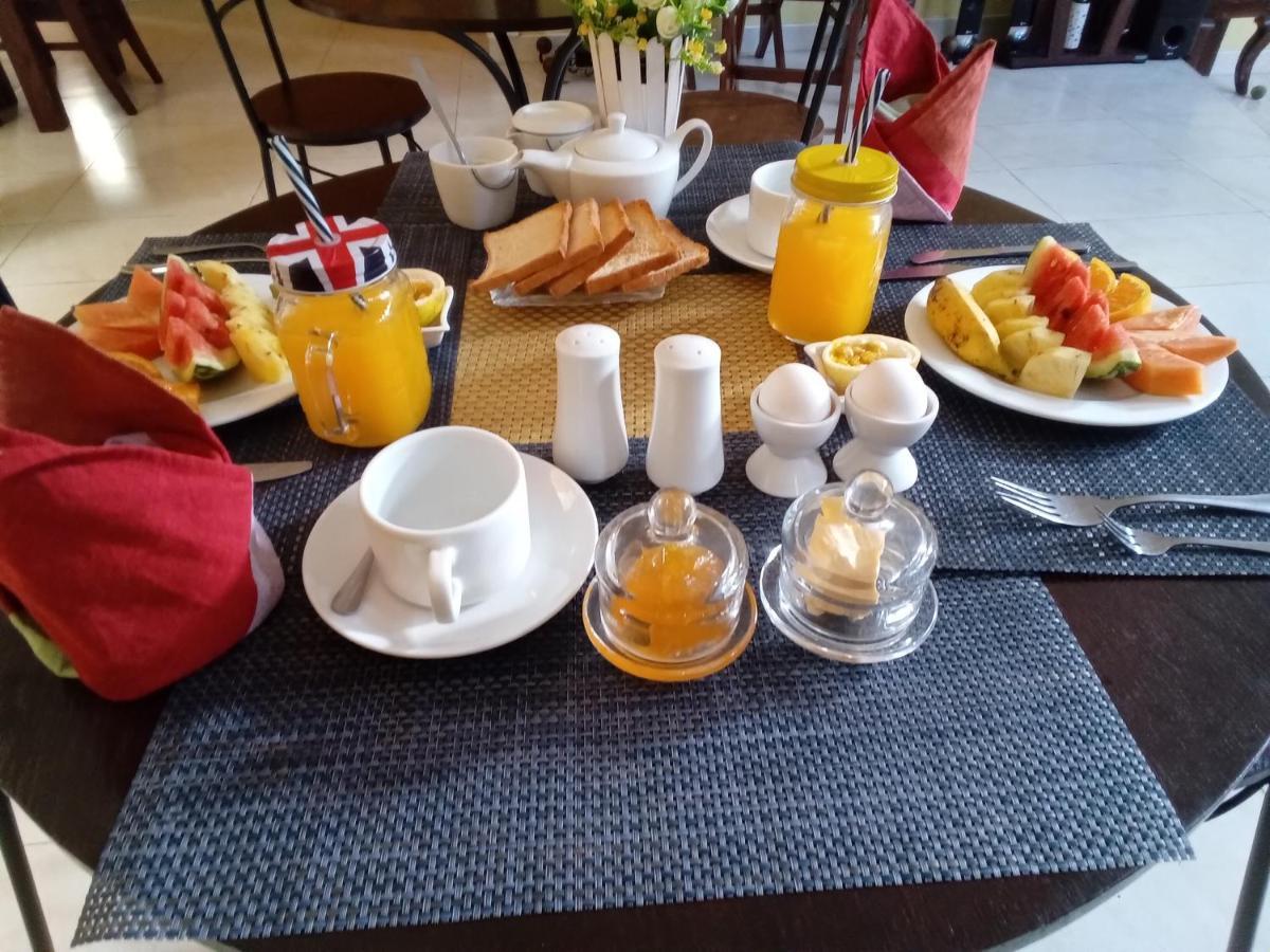 White House Ella Hotel Bagian luar foto