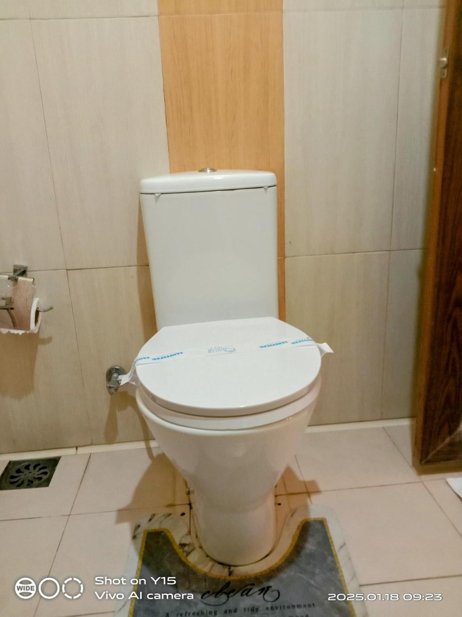 White House Ella Hotel Bagian luar foto