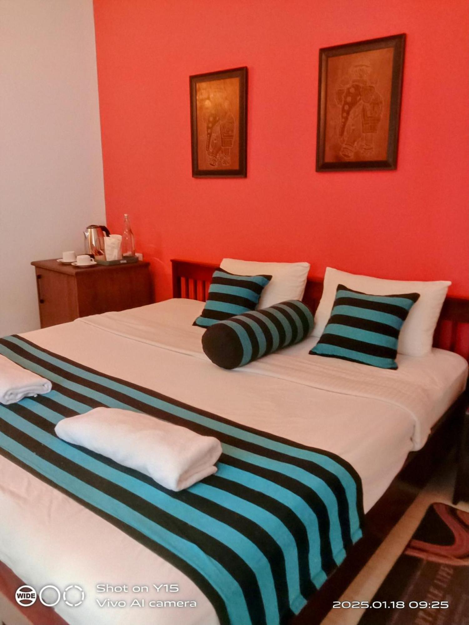 White House Ella Hotel Bagian luar foto