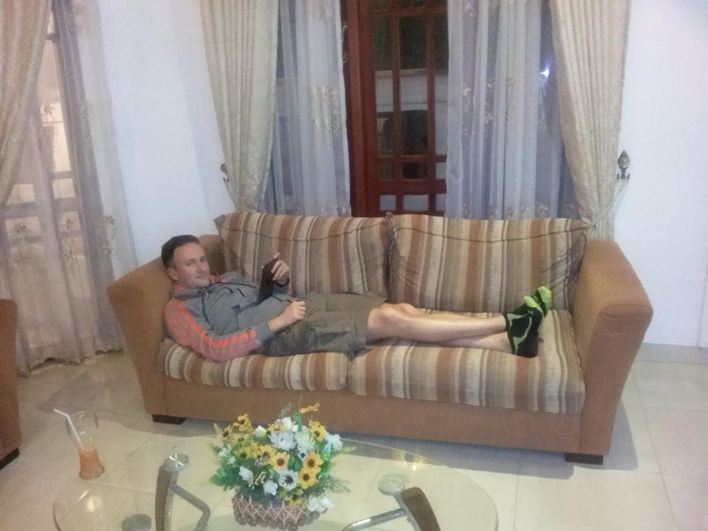 White House Ella Hotel Bagian luar foto
