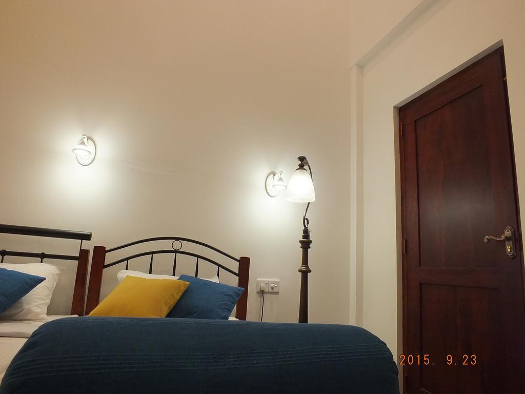 White House Ella Hotel Ruang foto