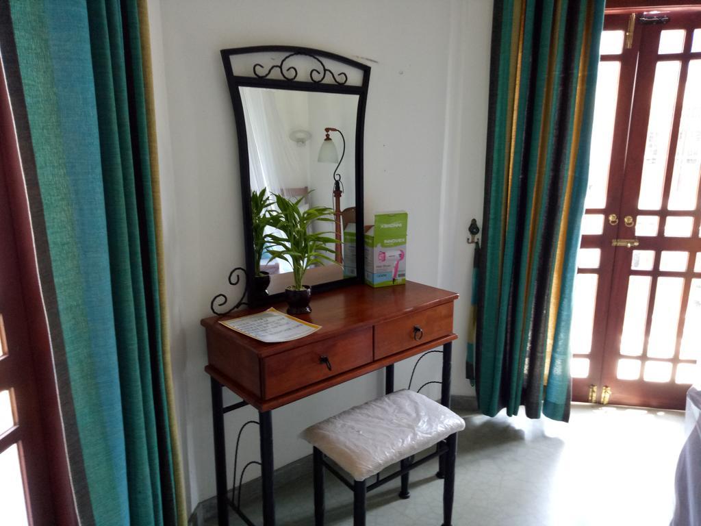 White House Ella Hotel Bagian luar foto