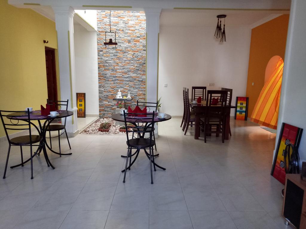 White House Ella Hotel Bagian luar foto