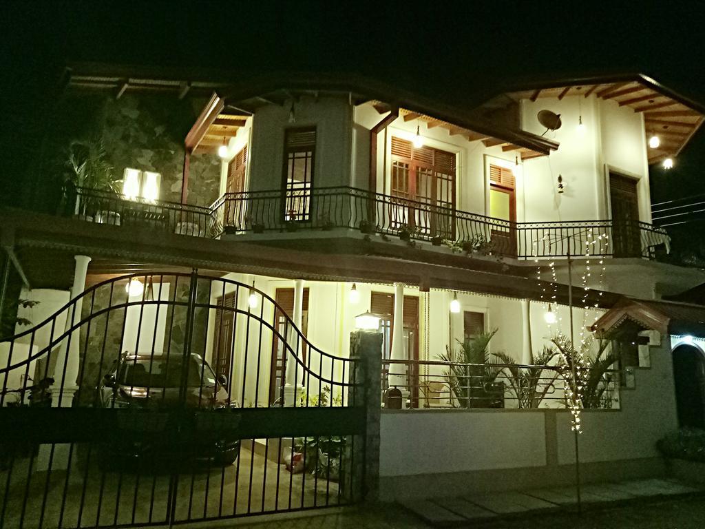 White House Ella Hotel Bagian luar foto