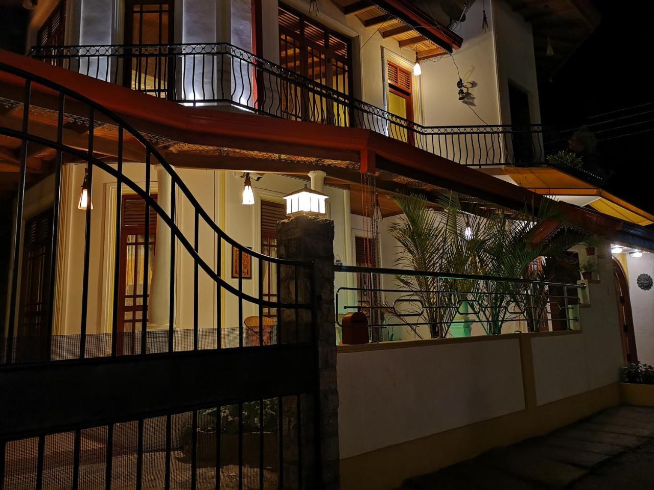 White House Ella Hotel Bagian luar foto
