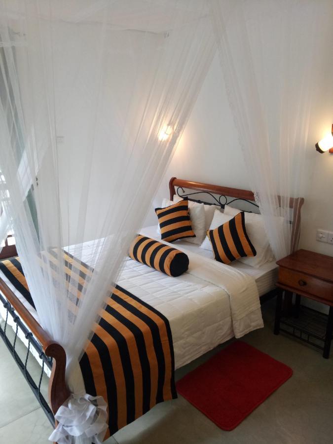White House Ella Hotel Bagian luar foto