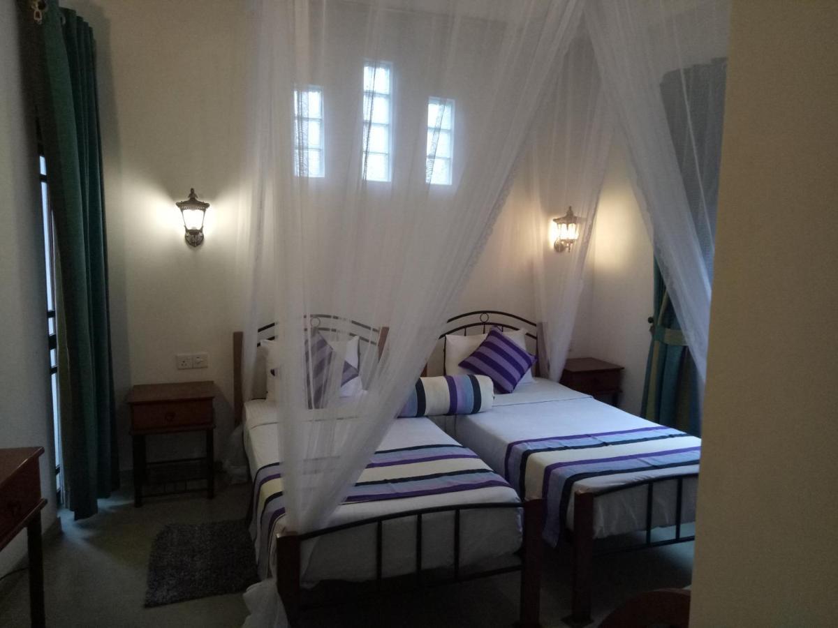 White House Ella Hotel Bagian luar foto