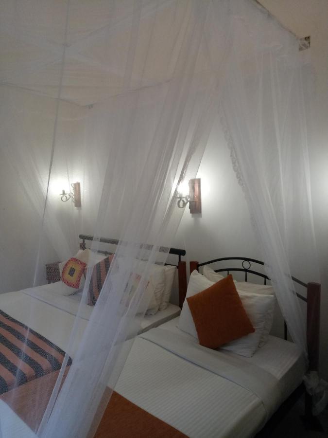 White House Ella Hotel Bagian luar foto