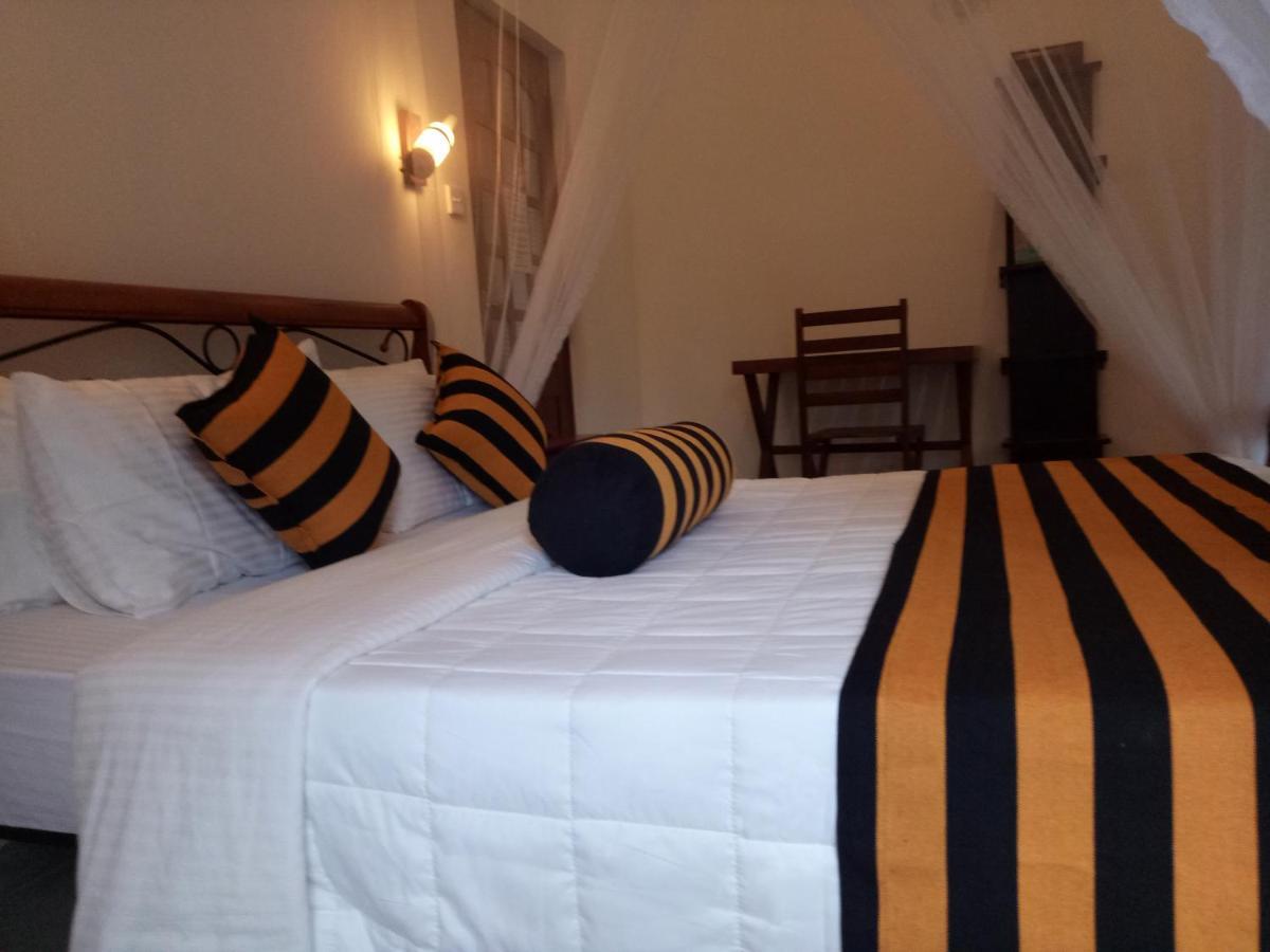 White House Ella Hotel Bagian luar foto