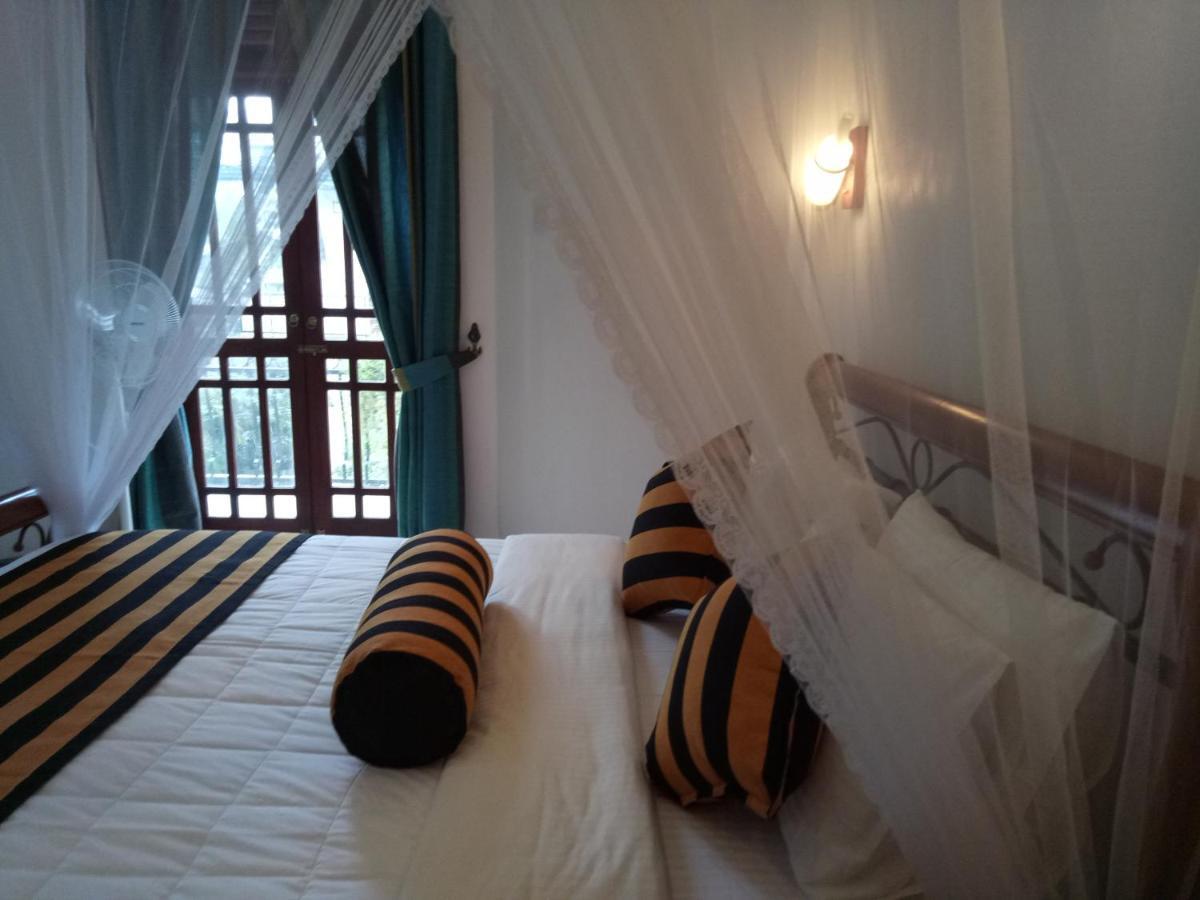 White House Ella Hotel Bagian luar foto