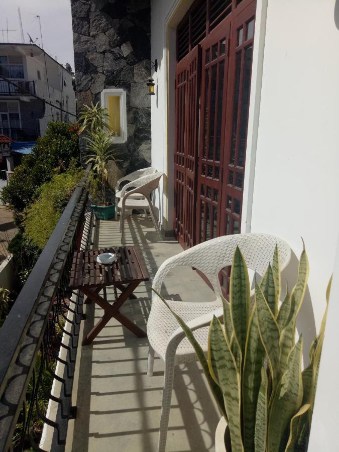 White House Ella Hotel Bagian luar foto