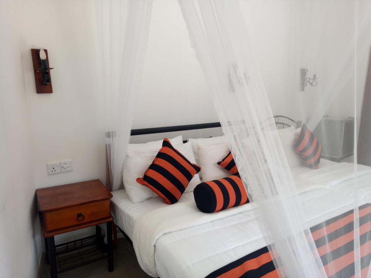 White House Ella Hotel Bagian luar foto