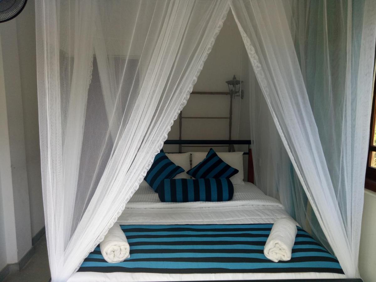 White House Ella Hotel Bagian luar foto